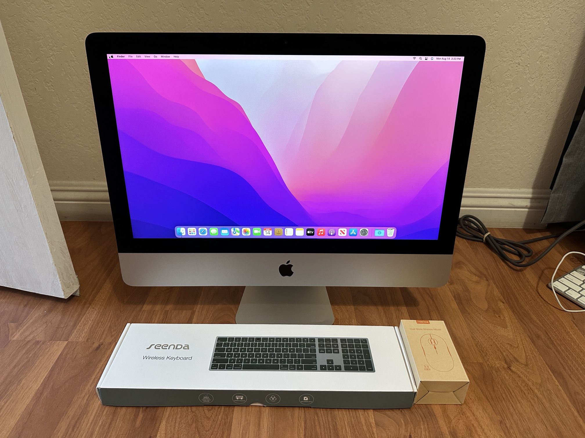 Apple iMac 21.5" All In One Desktop MK442LL/A 2015 2.8GHz i5 8GB 1TB Fusion