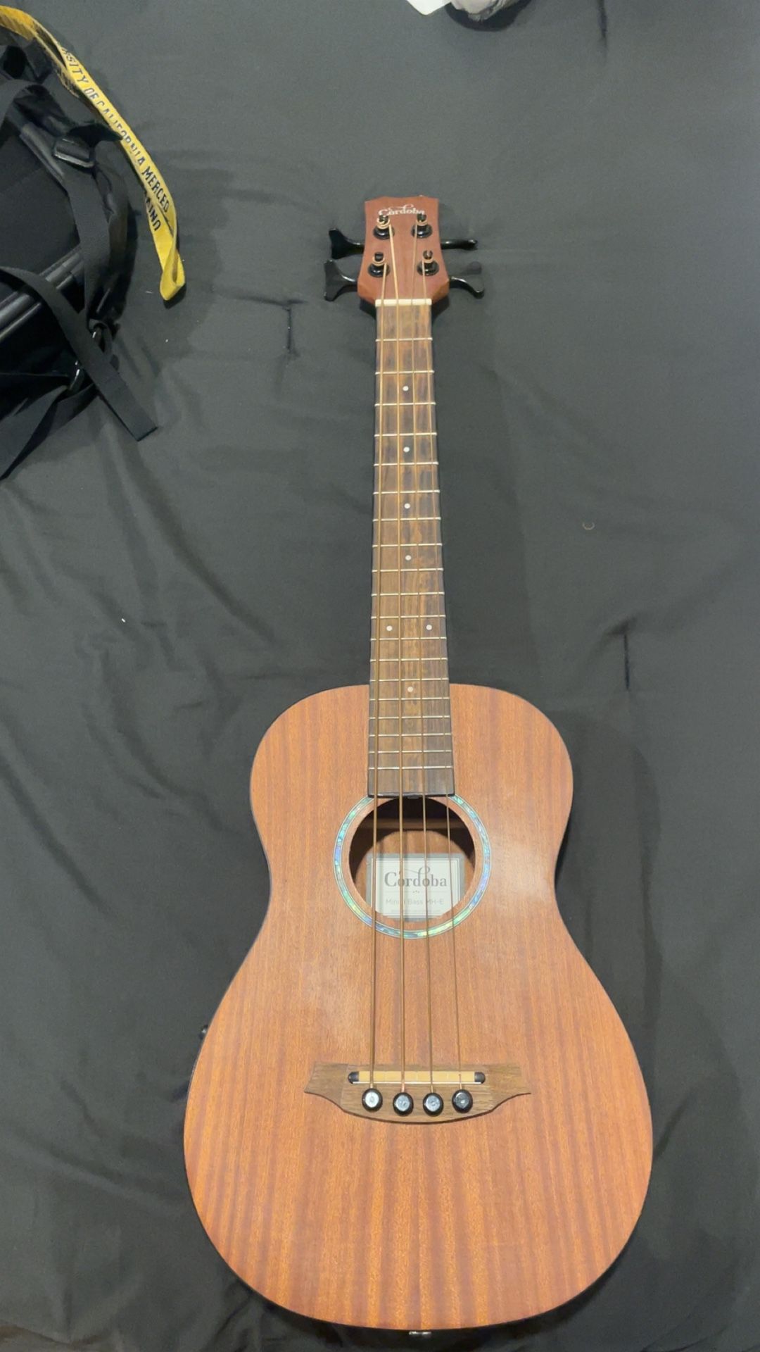 Córdoba mini bass