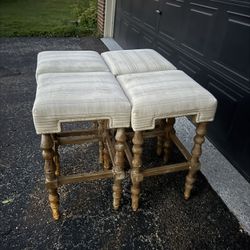 stools 