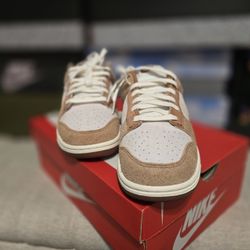 Nike Dunk Medium Curry
