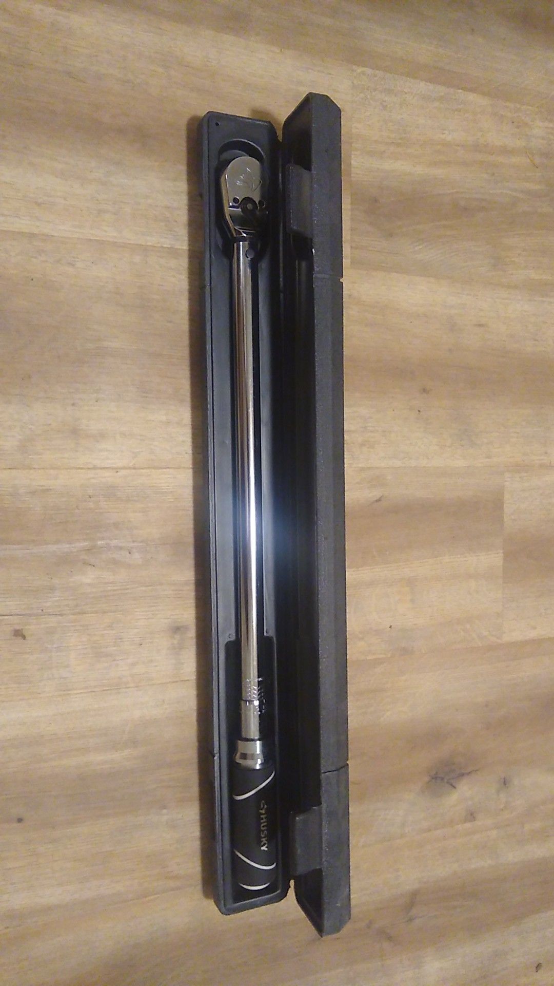 Husky 1/2 inch torque wrench 2feet long 250lbs of torque