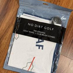 NEW No Dirt Towel With Built-in Brush