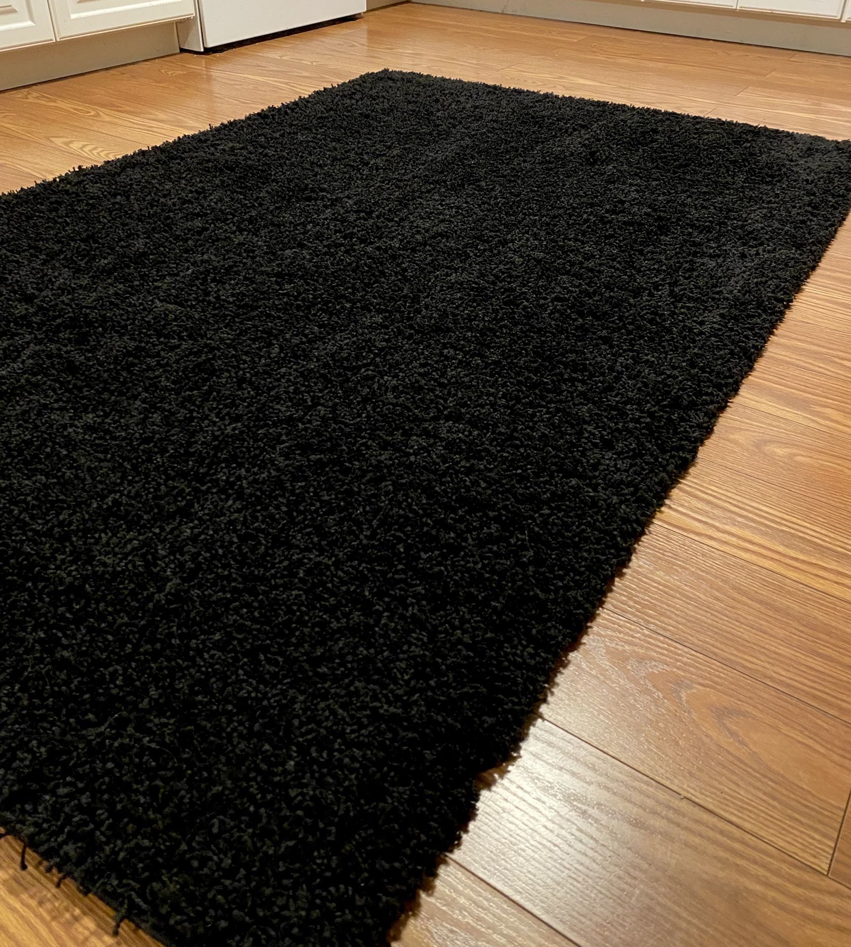4ft x 6ft Black Safavieh Shag Rug with 2inch pile