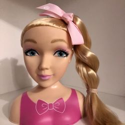 Girls Styling Mini Head Doll (Barbie) Blond Age Range 3-7 Yrs