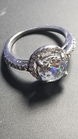 Women's round cut wedding engagement promises ring size 7.0