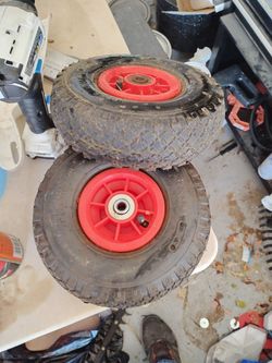 Dolly tires