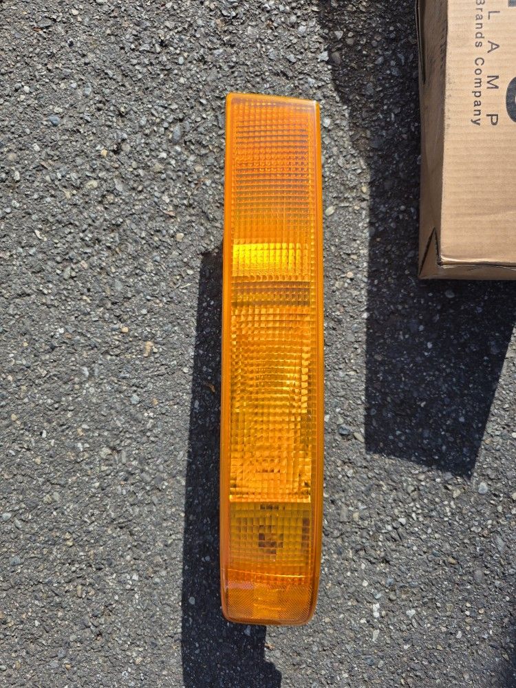 Depo (contact info removed)L-AS Parking Light Assembly
