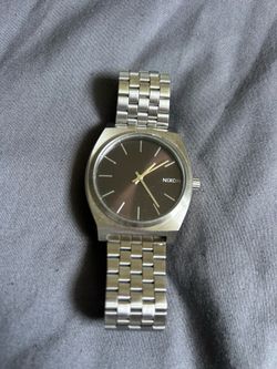 Nixon minimal time teller