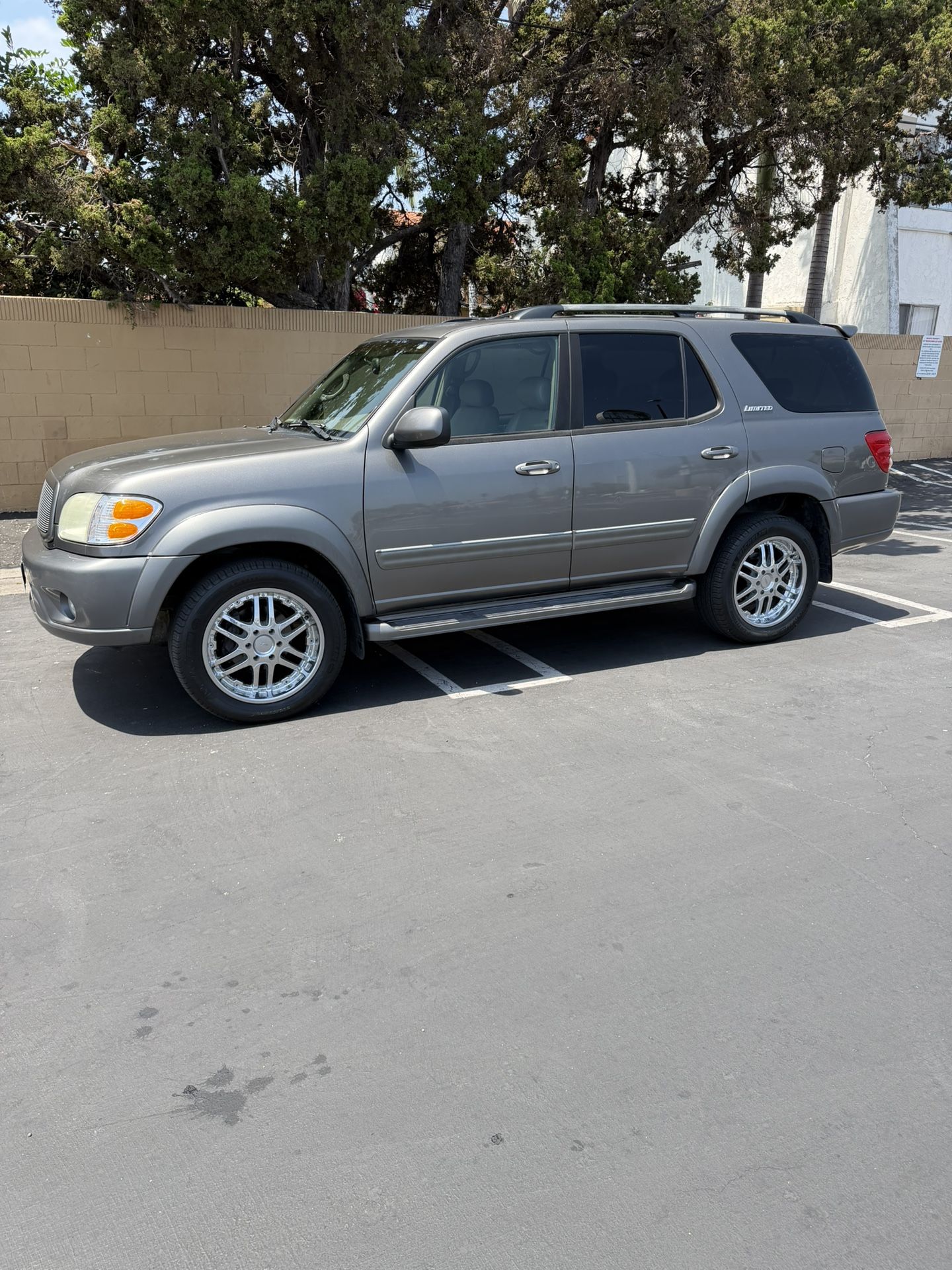 2004 Toyota Sequoia