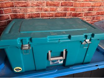 Big sterilite plastic box