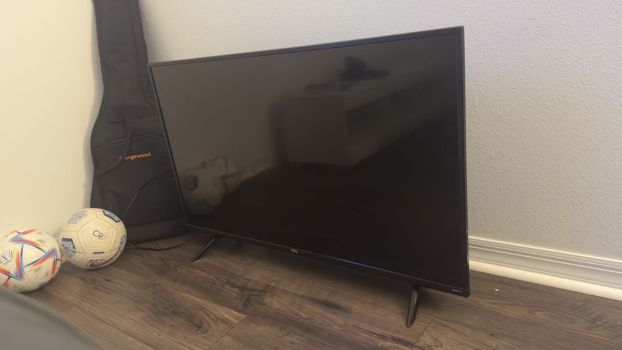 TCL 43" Class 4-Series 4K UHD HDR Roku Smart TV - READ DESCRIPTION