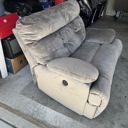 Power Reclining Loveseat – Electric, Great Condition, Needs New Home!