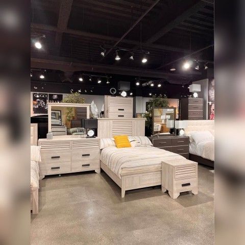 4 Pieces White Color King Size Bedroom Set