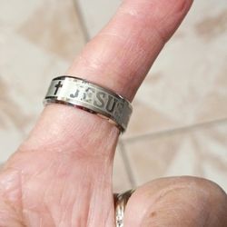 New Stainless Steel Silver Tone Band Has "Jusus' "Size 11/12 Mpu Serious Buyers Don't Deliver Cash Only 