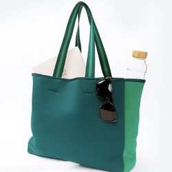 New! Summersalt The Perfect Beach Tote Neoprene Bag Carryall FAB FIT Green OS