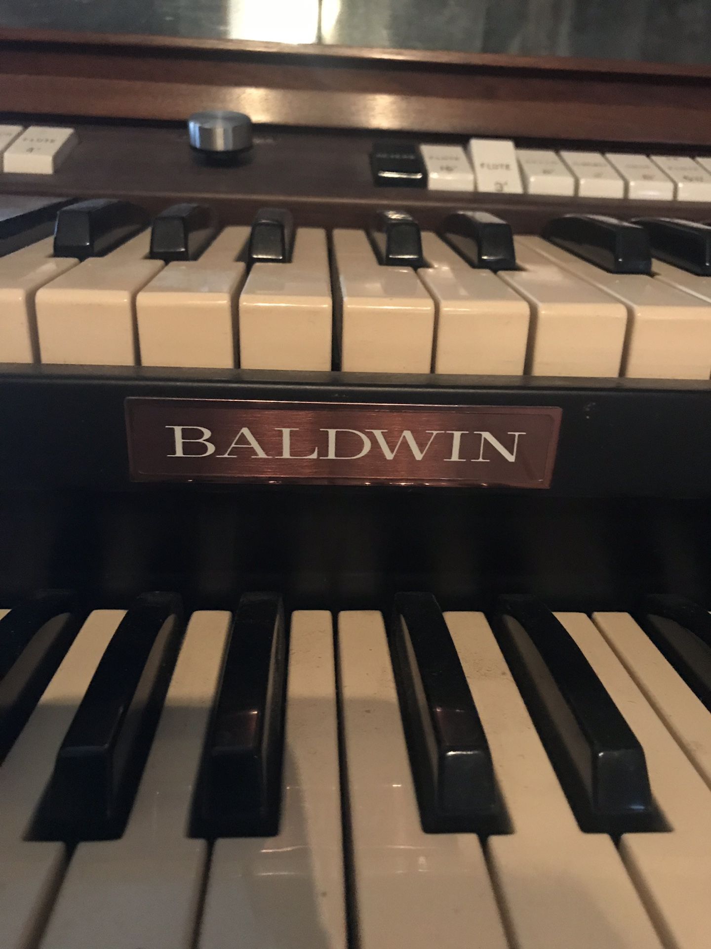 This is a really nice organ ready for a new home