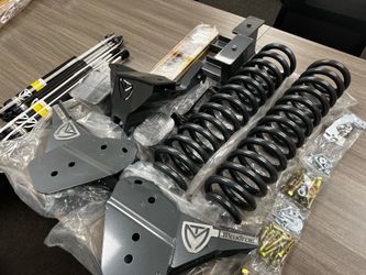2023-2026 F-250/F-350 4wd 8” Maxtrac Suspension lift kit w/ twin tube black shocks