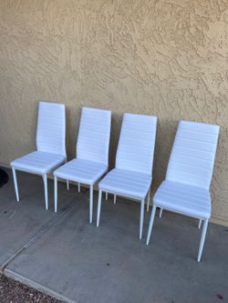 4 Dining Chairs 