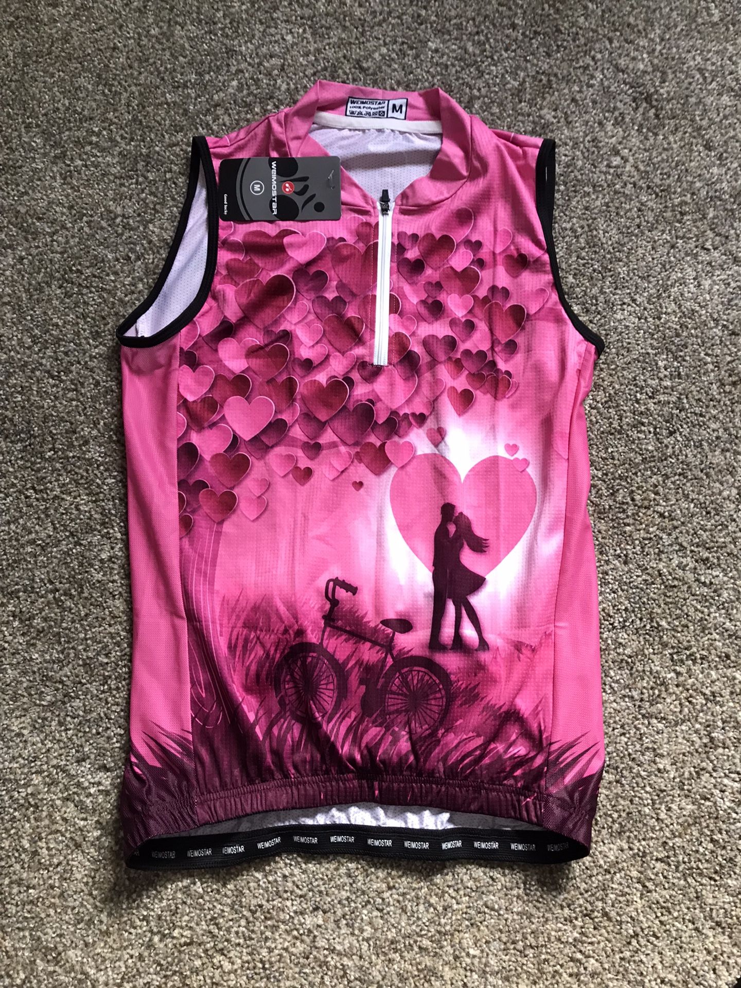 NWT Women’s Cycling Jersey - Medium