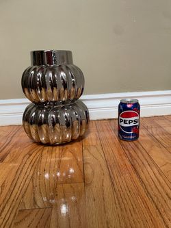 Modern Silver Chrome Double Gourd Vase – Contemporary Home Decor