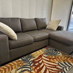GRAY SECTIONAL COUCH W/ FREE DELIVERY