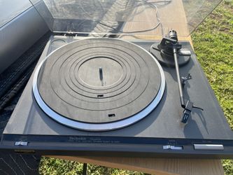 Audio Technics Turntable