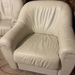 Free Leather Chairs, Dresser And More, 33162 North Miami Beach 