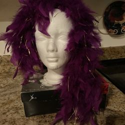 PURPLE FEATHER HAT