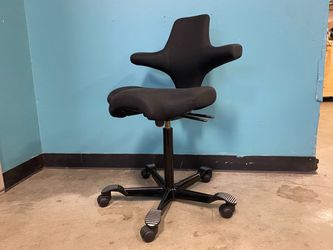 HAG Capisco 8106 Black Ergonomic Office Chair