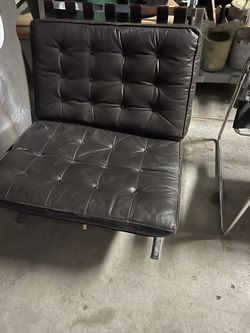 Barcelona Chair by Ludwig Miles Van Der Rohe