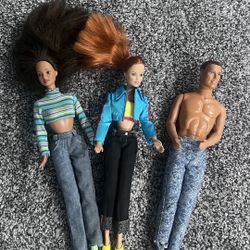 Trío Of Barbies And Extra Scary Spice Girl Doll