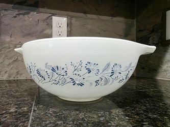 Vintage Pyrex Colonial Mist Cinderella Bowl