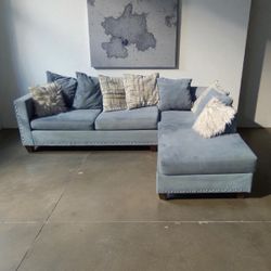Beautiful Sectional! Delivery Available!