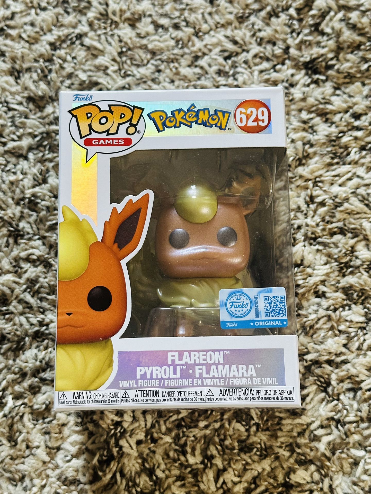 Funko Pop! Vinyl: Pokémon - Flareon (Pearlescent) - Pokemon Center (Exclusive)