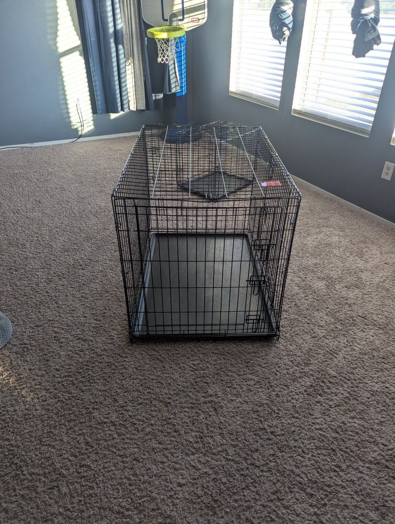 Dog Kennel/Crate