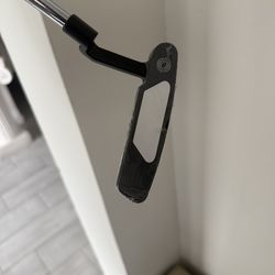 Brand new Odyssey Tri Hot putter Right handed 35”