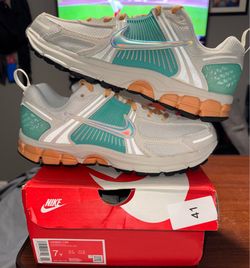 Vomero 5 “Torquise Orange Chalk” Size 7/8.5W