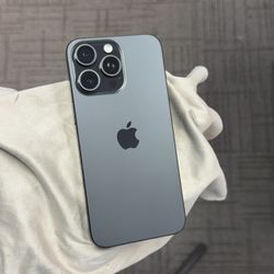 Apple iPhone 15 Pro Max ‘Black Titanium’ · Unlocked - 256GB