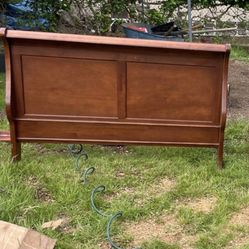 Head Board And Foot Bird