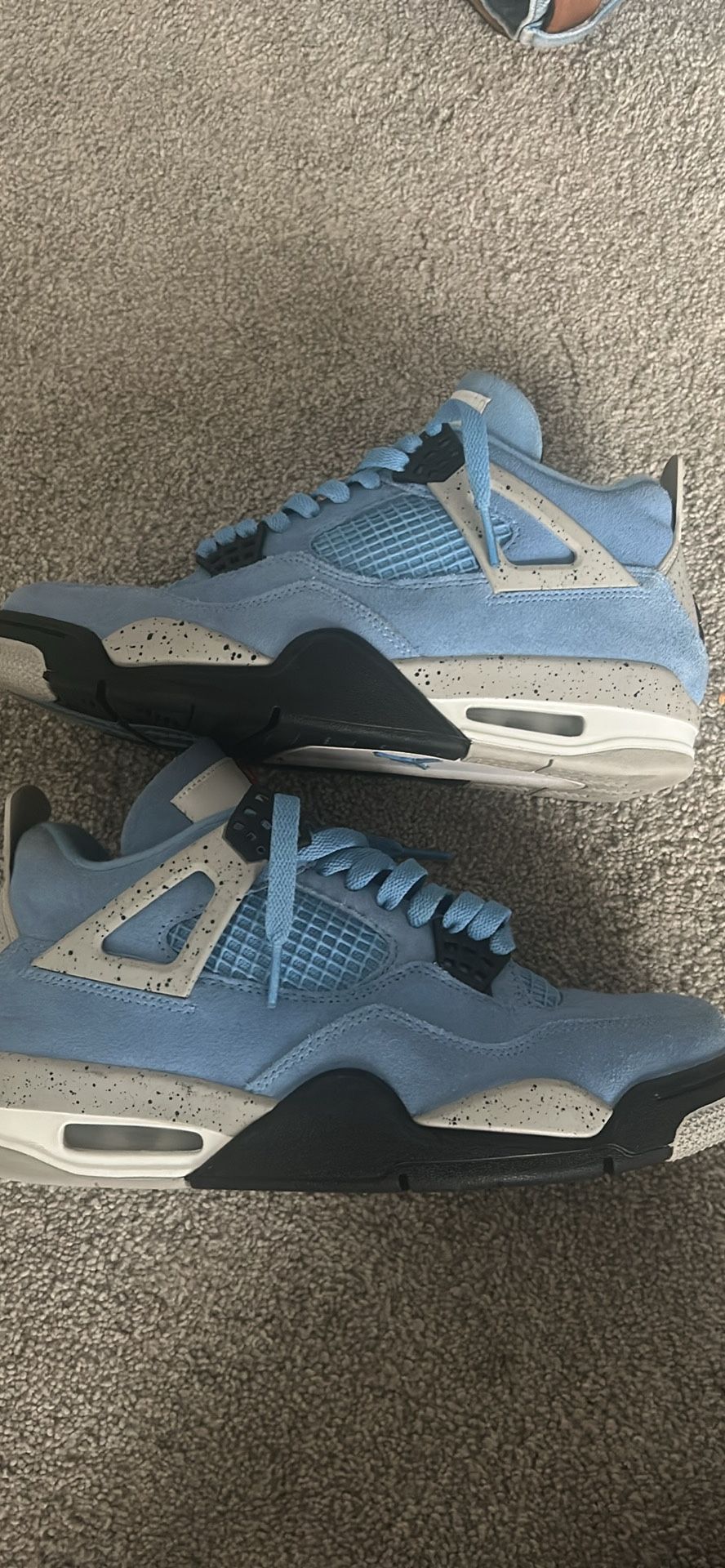 Jordan 4 unc