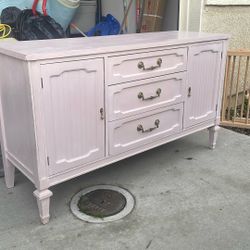 Pale Pink Dresser In Madera