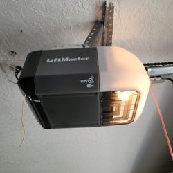Lift Master With WiFi Garage door Opener 