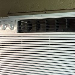 Frigidaire 10,000 BTU Air Conditioner 