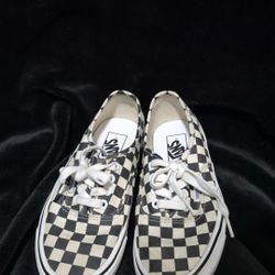 VANS The classic Black and white checkerboard Sneakers