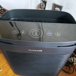 Honeywell PowerPlus HEPA Air Purifier Allergen Reducer for Large Rooms HPA3200B