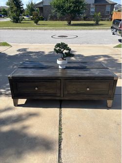 Beautiful Modern Lift Top Coffee Table