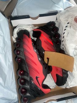 Nike DN8 - BRAND NEW IN BOX