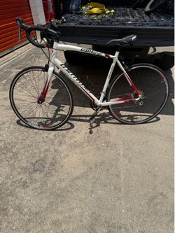 Specialized Allez Road Bike – $500