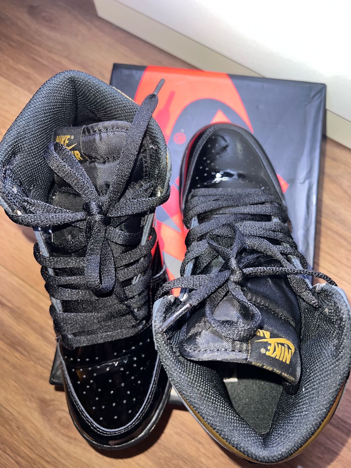 Air Jordan 1 Retro High OG GS “Black Metallic Gold”