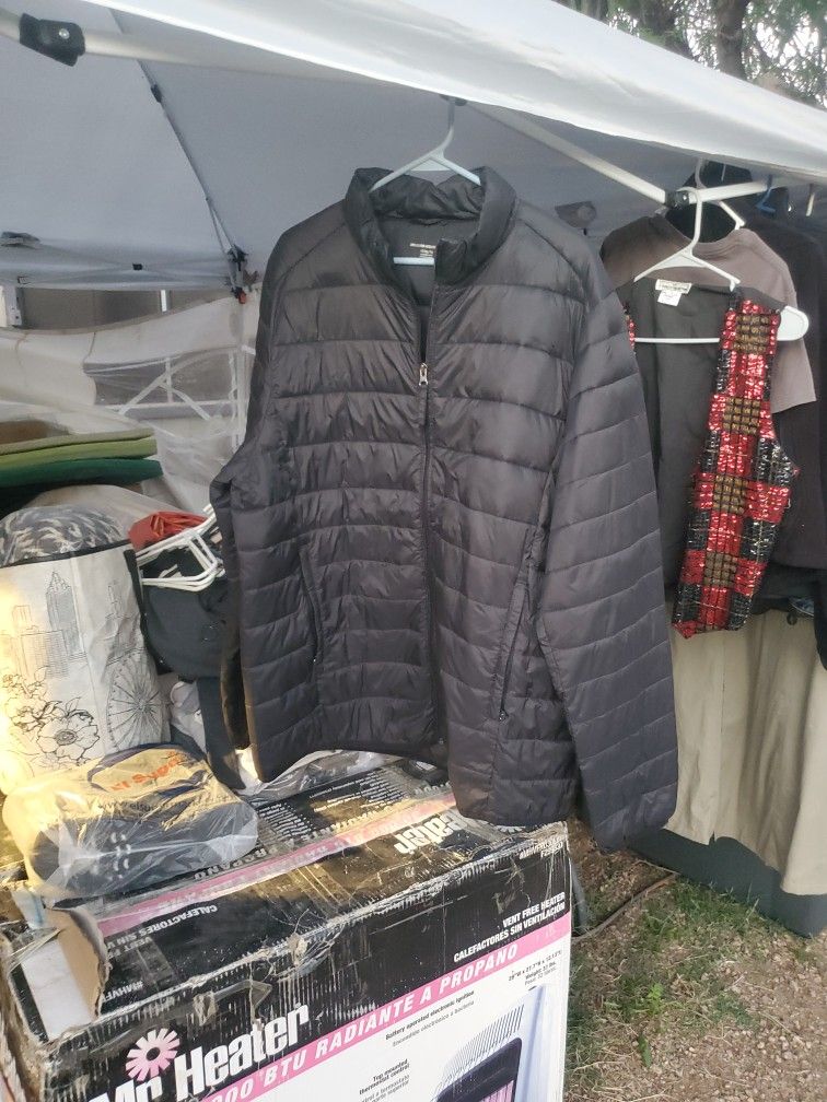 Amazon  Essentias Size  XL  I ASK  $8.00